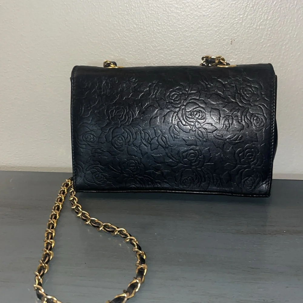 Vintage Valentino Garavani, black leather chain shoulder purse w rose flower EUC